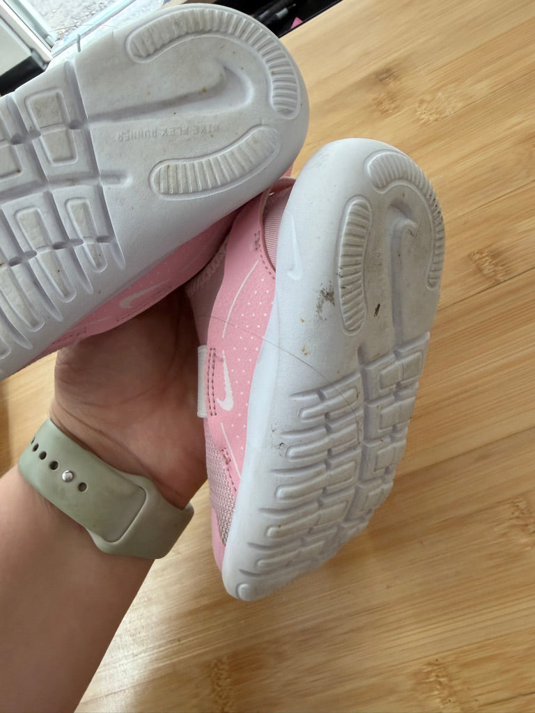 Nike Slip-On Sneaker – 8 | Pink