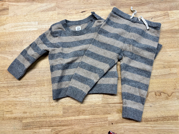 Gap Knit Sweater & Pant Set – 12-18M