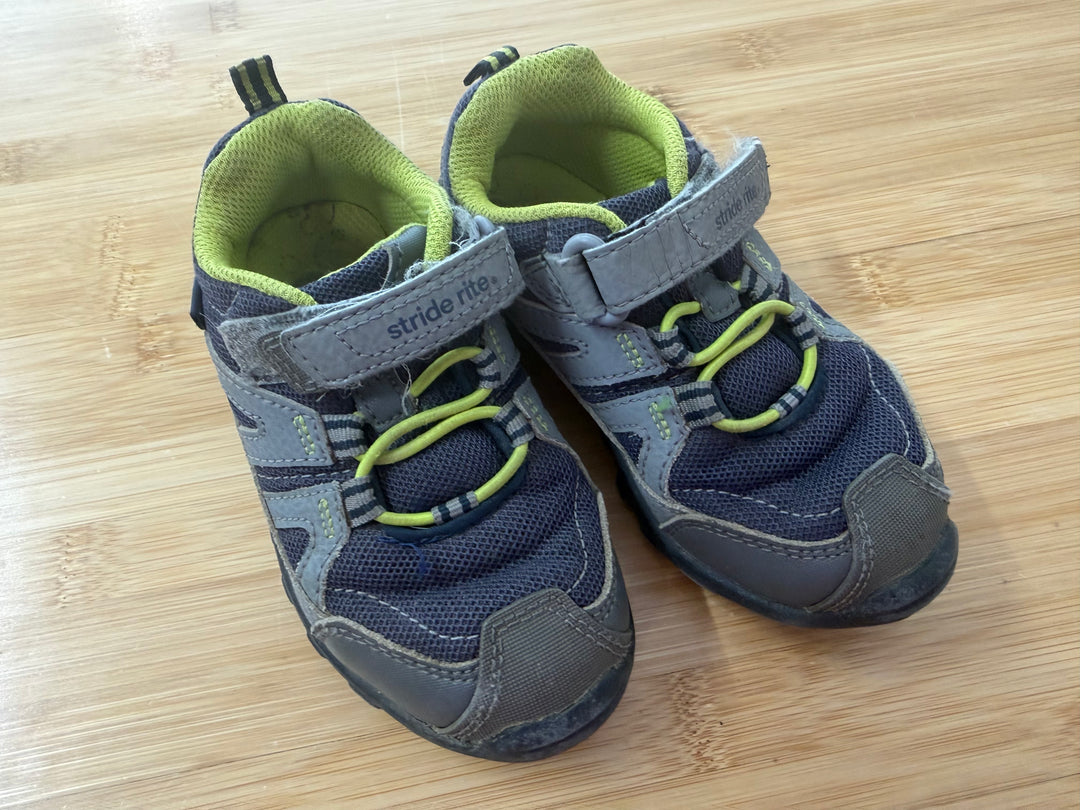 Stride Rite Grey Velcro Sneaker – 9