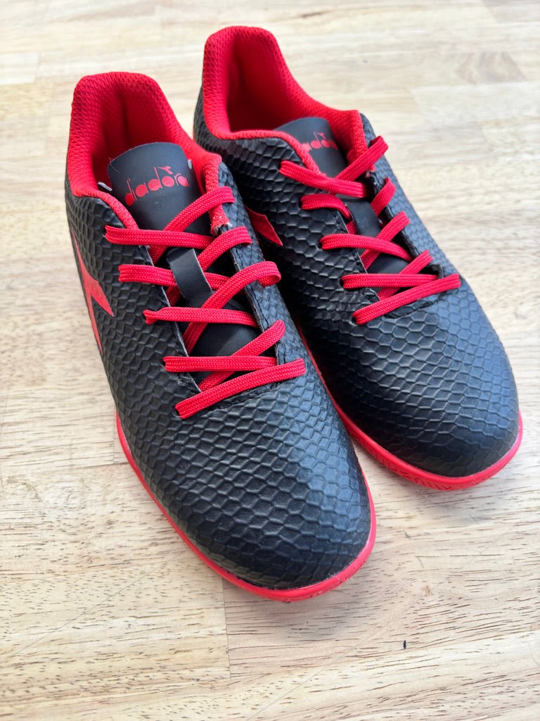 Diadora Black Red Sport Shoes | Size Youth 2 - Nest and Sprout - Consignment