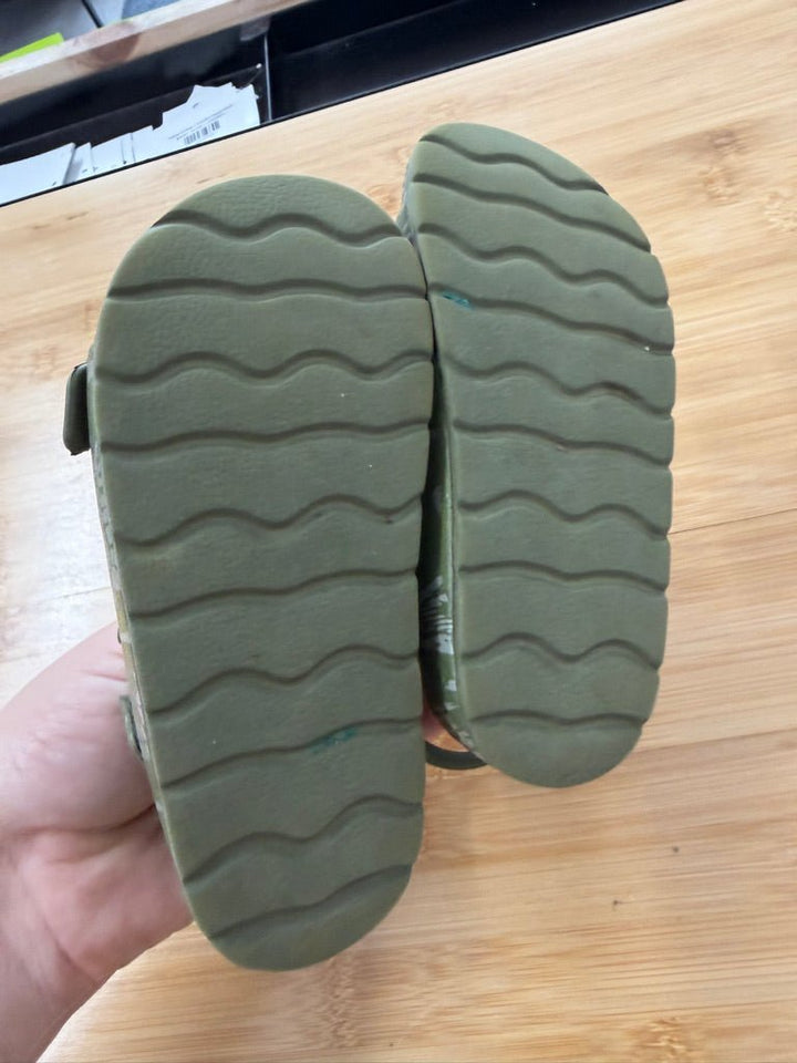 The Children's Place Dinosaur Sandals – 7 | Green Open-Toe - Nest and Sprout-Consignment