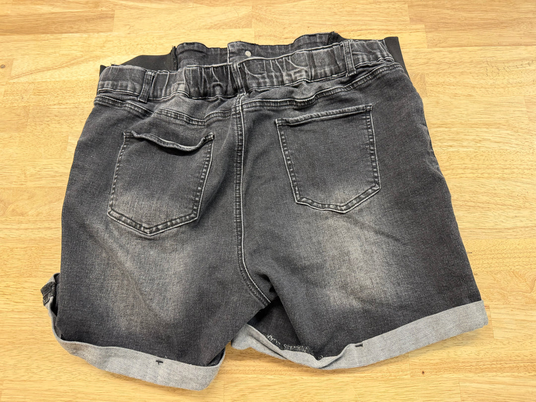 Maternity Denim Shorts – XL Regular | Black | Side Panels | Rolled Cuffs