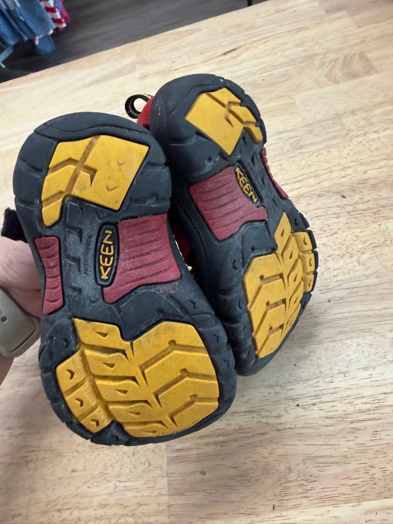 Keen Sandals – 9 | Red | Play - Nest and Sprout - Consignment