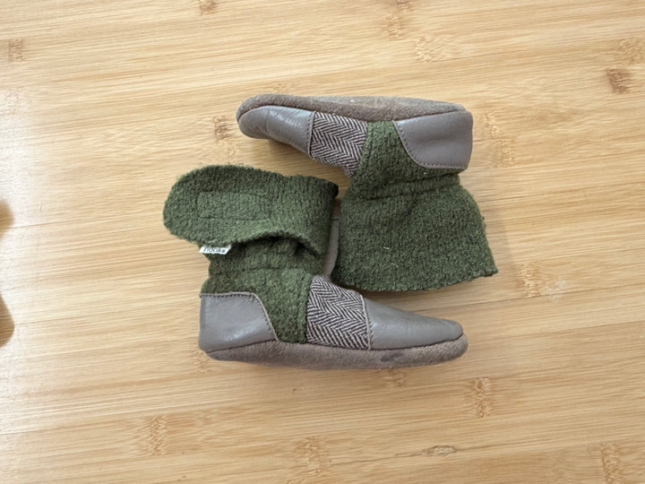 Nooks Wool Booties – 8S (EU 24 Est.) | Green & Grey
