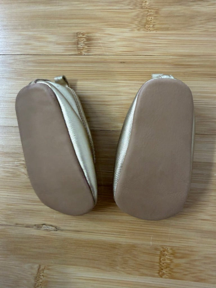 The Children's Place Gold Moccasin Slippers – 3–6M - Nest and Sprout-Consignment