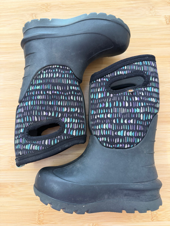Bogs Neo Classic Boot – 10 | Black Purple Print