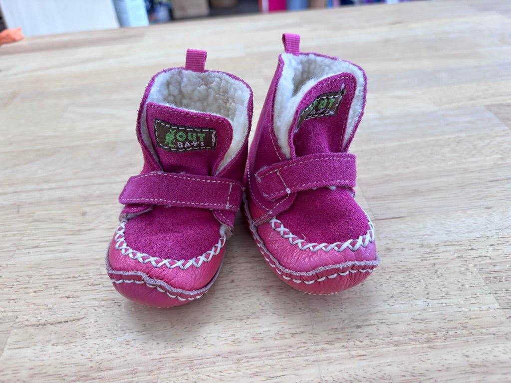 Outbaks Wool - Lined Soft - Soled Moccasins - Nest and Sprout - Consignment