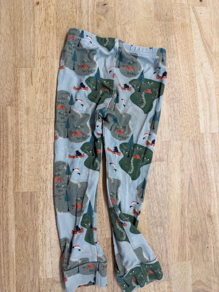 Little & Lively Leggings – 3T | Salmon Camping/Outdoor Print Faded - Nest and Sprout - Consignment