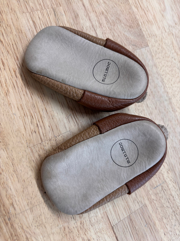 Minimoc Slippers Size 2