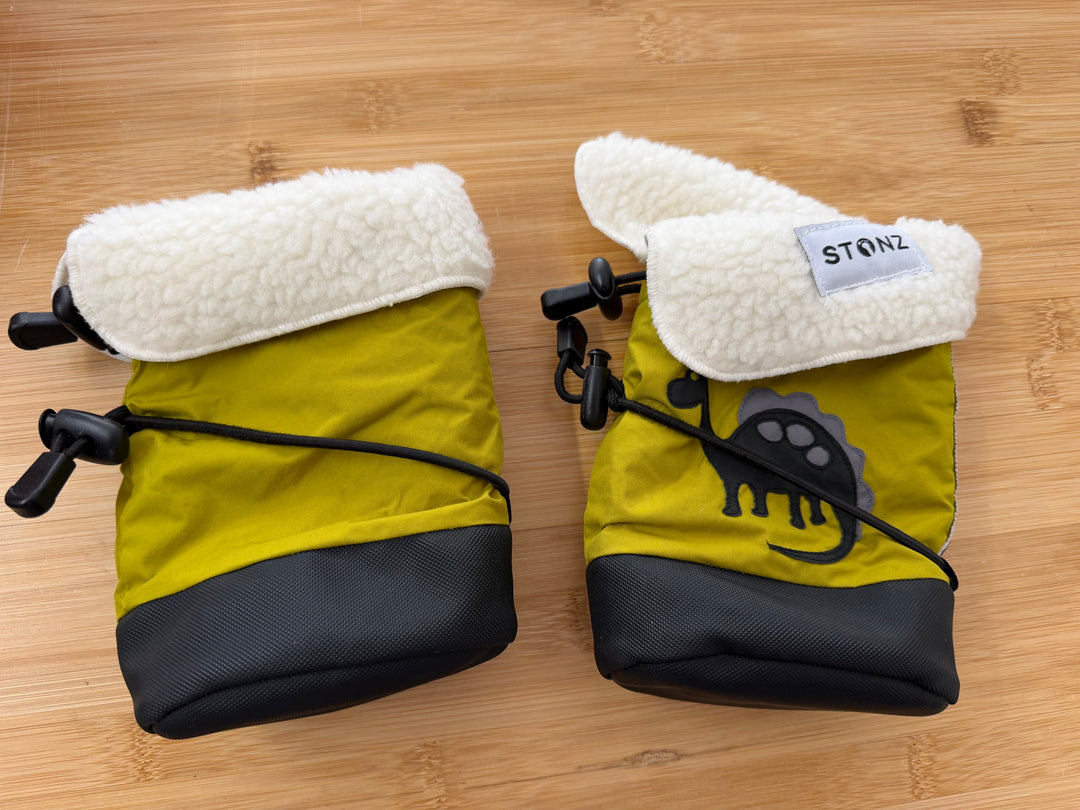 Stonz Bootie – Small | Yellow Dino | Fleece Insert