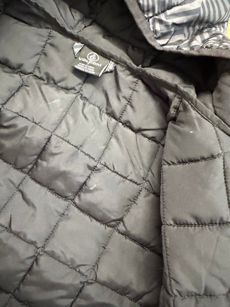 Volcom Geometric Print Puffer Jacket – 7 | Hooded - Nest and Sprout-Consignment