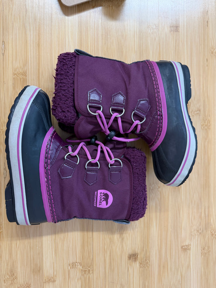 Sorel Waterproof Galosh Boot – Junior 1 (EU 32) | Burgundy Pink Toggle Lace Removable Liner | Play