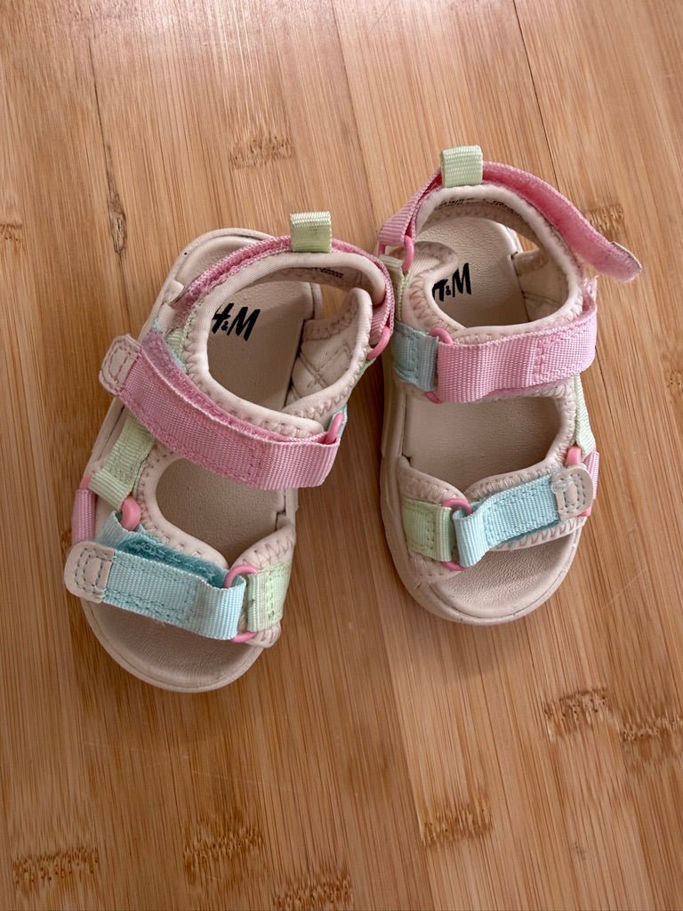 H&M Pink & Blue Open-Toe Sandals – 4–5Y - Nest and Sprout-Consignment