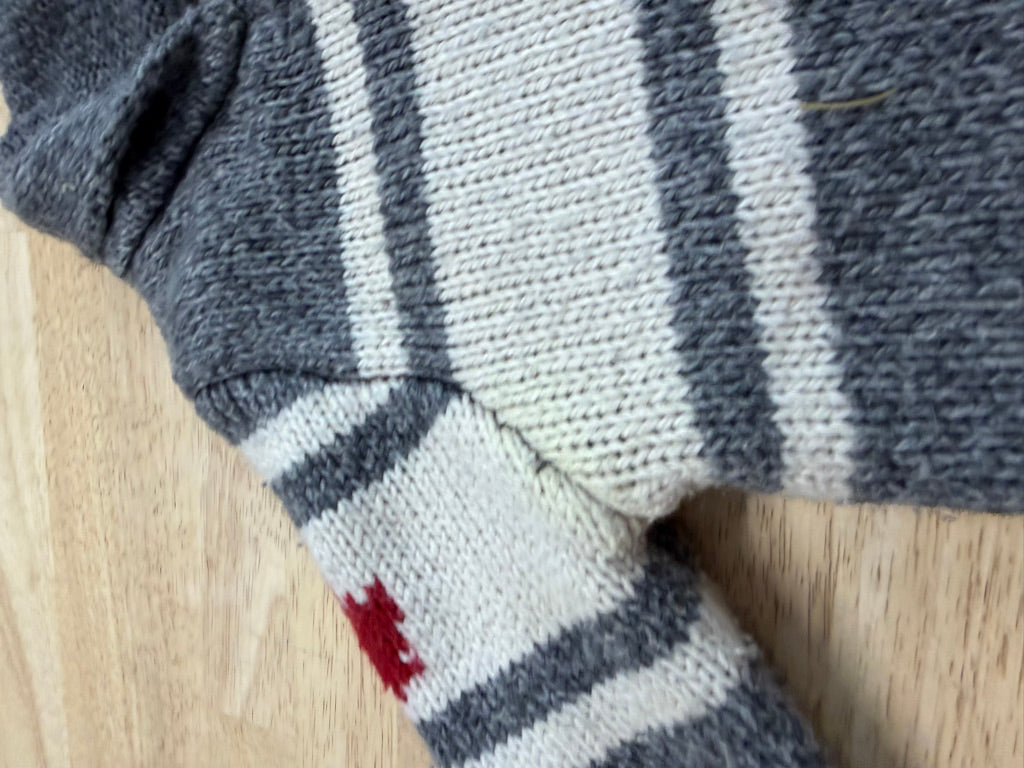 Canadiana Knit Sweater – 2T | Ski Character on Back