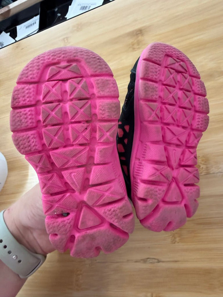 Nike Flex Supreme TR4 Runners – 5 | Hot Pink & Black - Nest and Sprout-Consignment