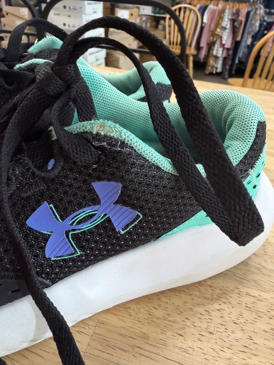 Under Armour Tie Up Shoes – Youth 4 - Nest and Sprout-Consignment