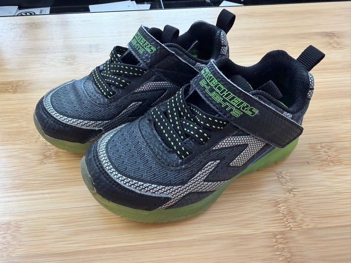 Skechers Light-Up Sneakers – 9 | Black & Green