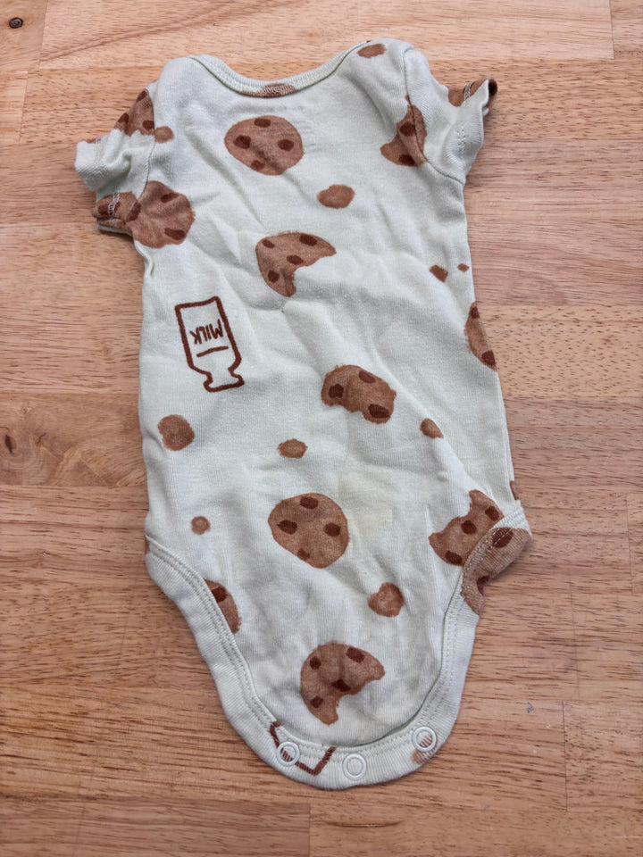 Carters Bodysuit – Size NB (Cookies & Milk) imperfect