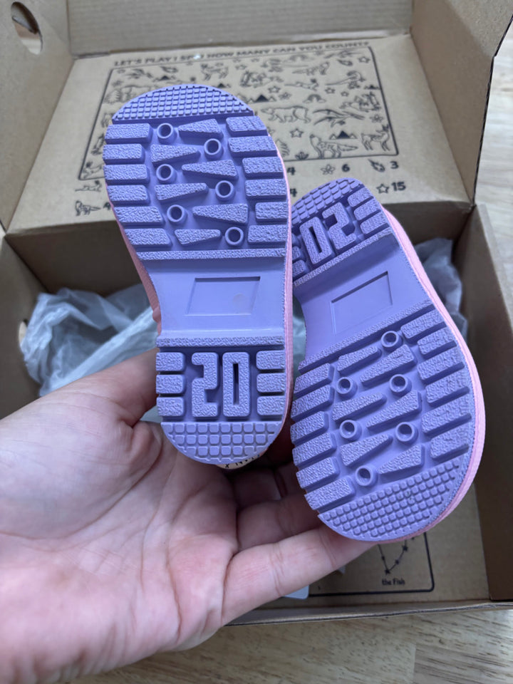 Jan & Jul Rain Boots Size 4 – Enchanted Print