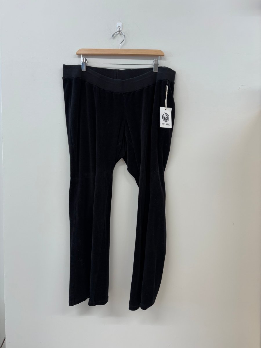 Motherhood Maternity Velour Leggings (Size 3X, Wide Leg Boot Cut) - Nest and Sprout - Consignment