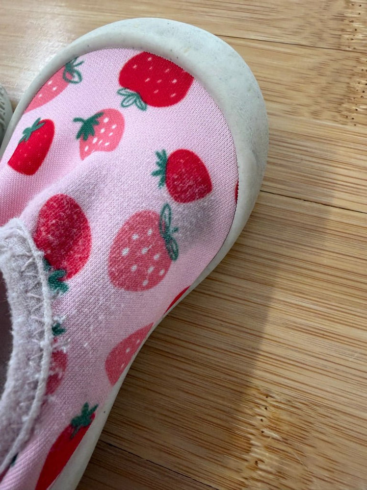Jan & Jul Water Play Shoes – 4 | Strawberry | Play - Nest and Sprout-Consignment