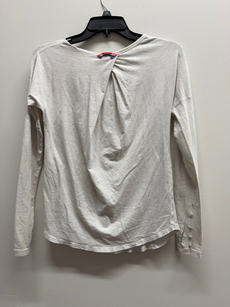 Ivivva Light Cream Top – 10 | AS-IS