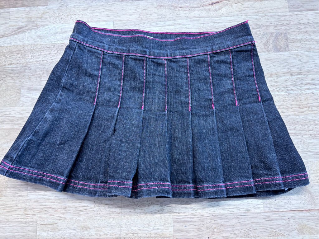 Joe Fresh Pleated Denim Skirt – Black | Size 14 - Nest and Sprout - Consignment