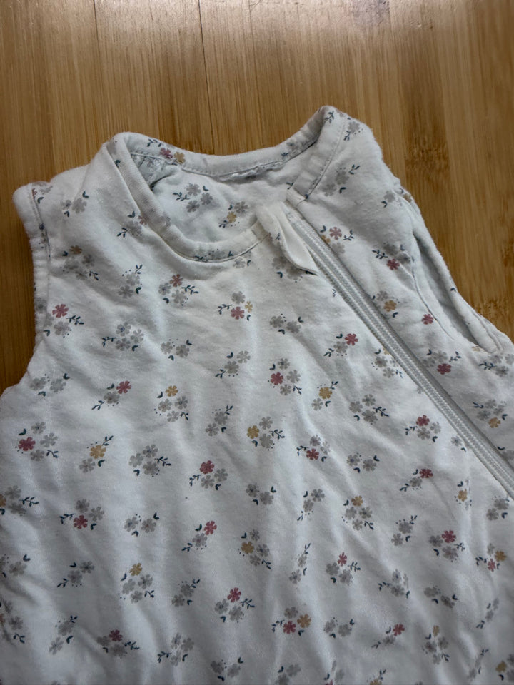 Perlim Pinpin Floral Sleep Sack – 0–6M | White Medium Weight | Play