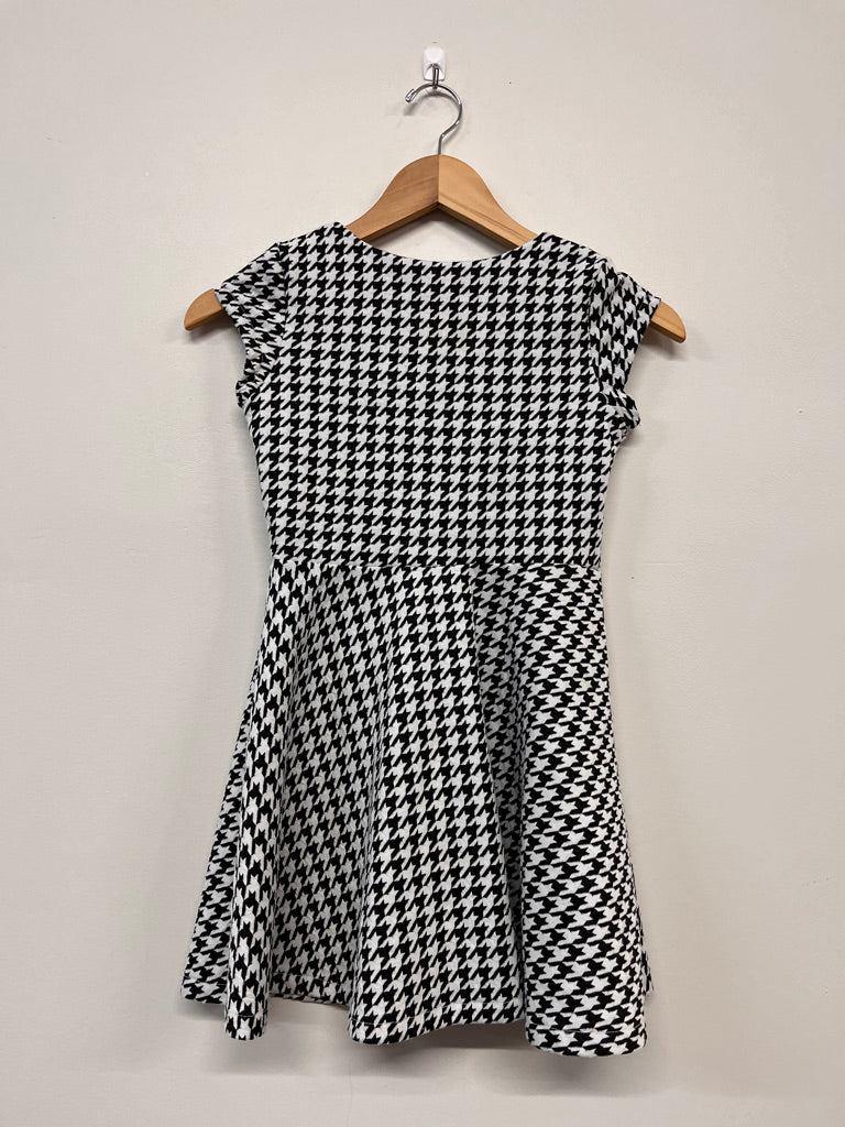 Children’s Place 7/8 – Black & White Dress