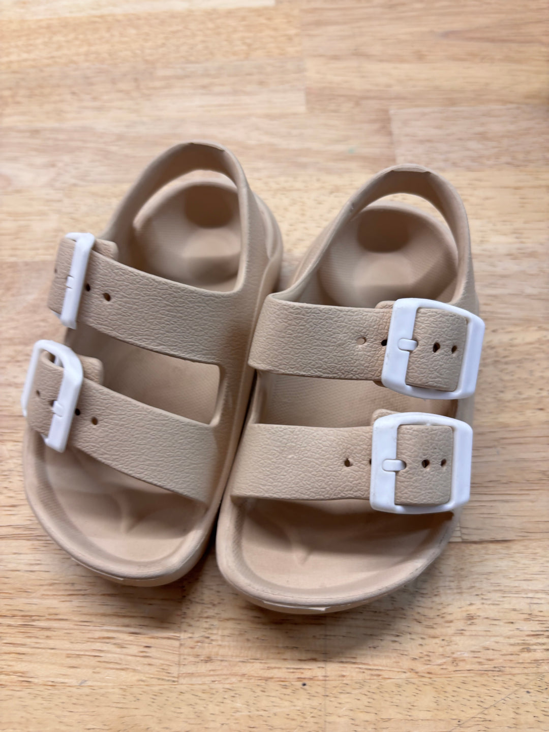 Beige Sandals Size 22