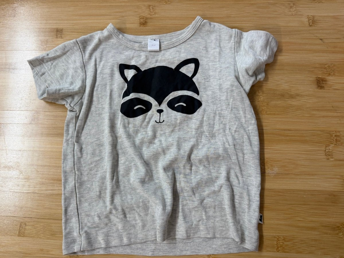 Little & Lively Grey Raccoon Sweatshirt – 3/4T imperfect - Nest and Sprout-Consignment
