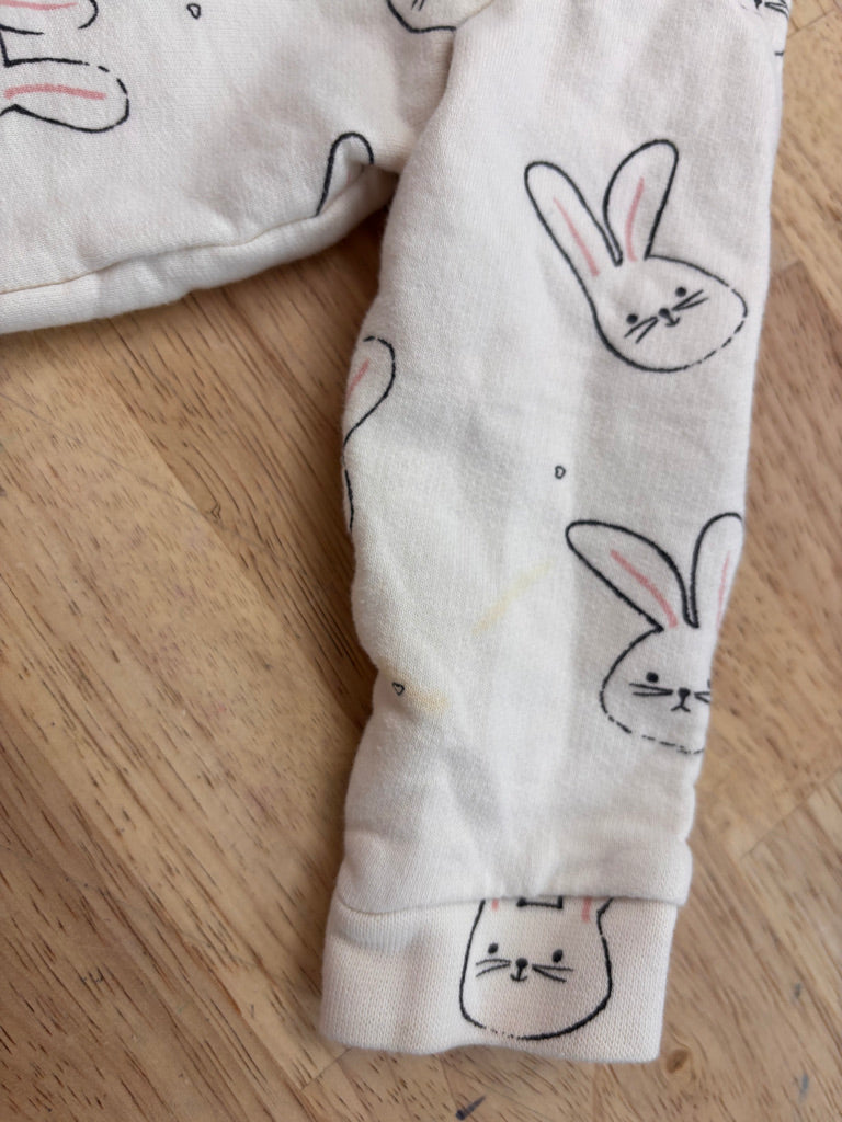 H&M 2-4M Sweatshirt - Cream Bunny Print imperfect
