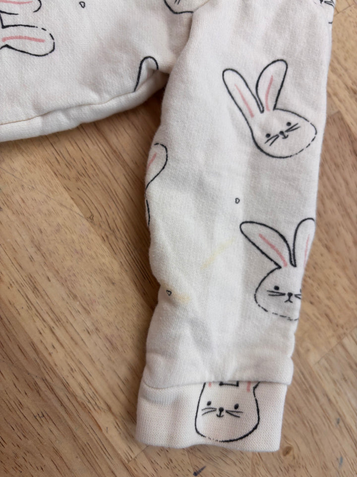 H&M 2-4M Sweatshirt - Cream Bunny Print imperfect