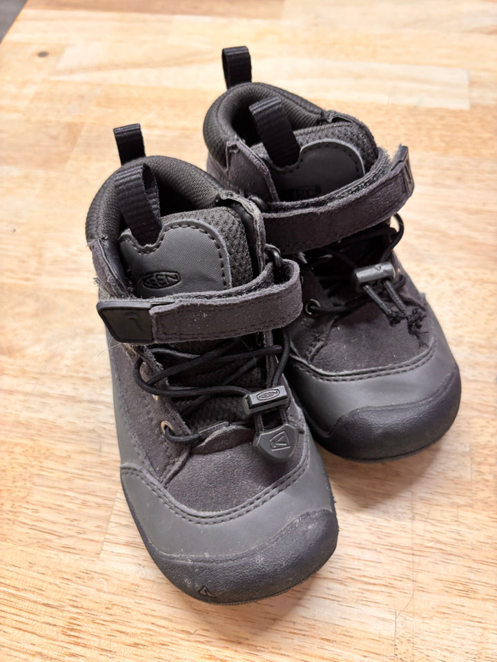 Keen Ankle Boots – 8