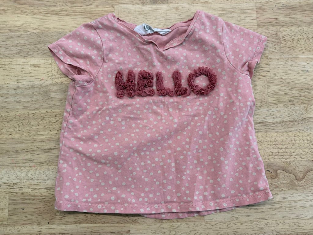 H&M Textured Shirt – 2T | Light Pink Cap Sleeve Hello - Nest and Sprout - Consignment