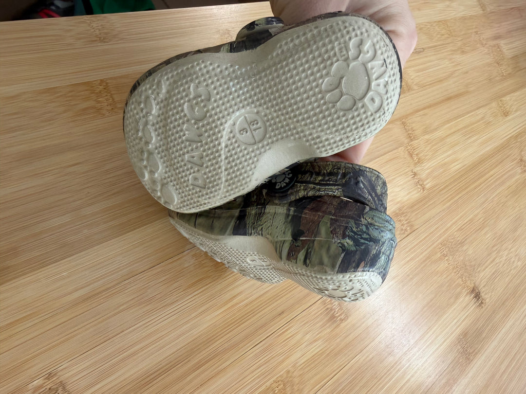 Dawgs Camo Croc-Style Shoes – 3