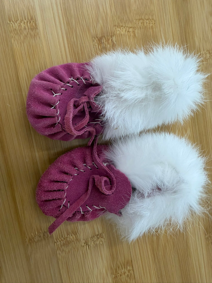 Pink Fur Moccasins – 6 | Made in Canada