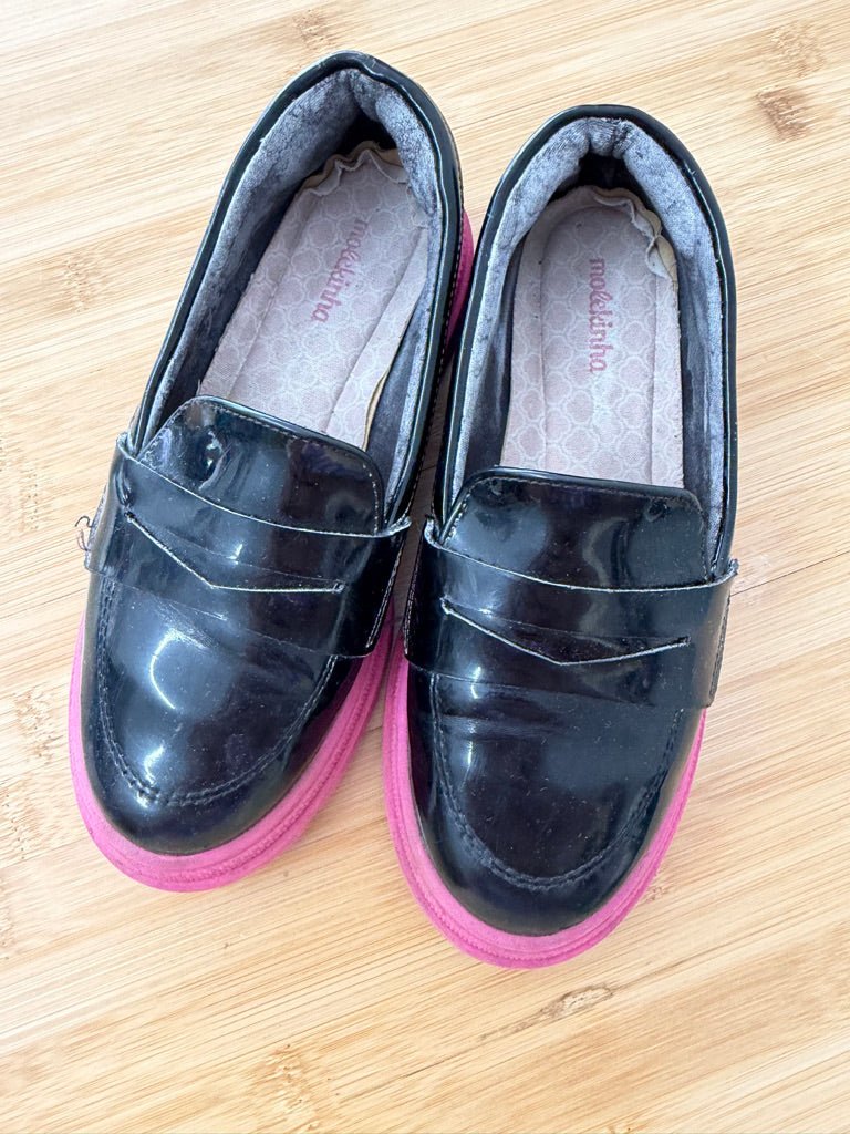 Molekinho Black Loafer – 1.5 | Black & Pink Edging - Nest and Sprout-Consignment