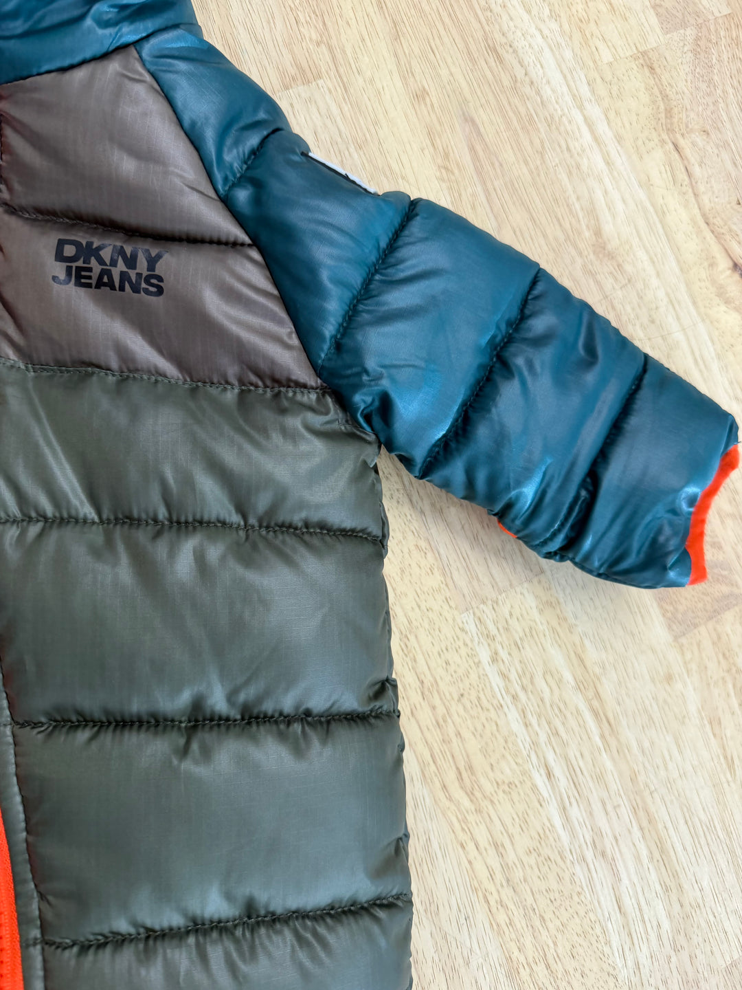 DKNY Jeans Snow Suit – 3–6M | Green Two-Tone Zipper Excellent