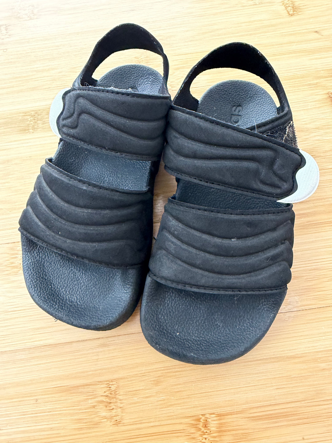 Adidas Open-Toe Black Sandal – 11