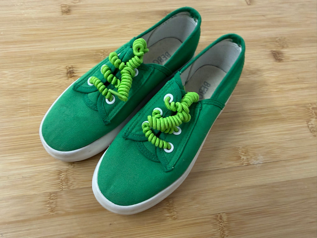 Bebo Canvas Shoe – Junior 2 | Green Curly Laces