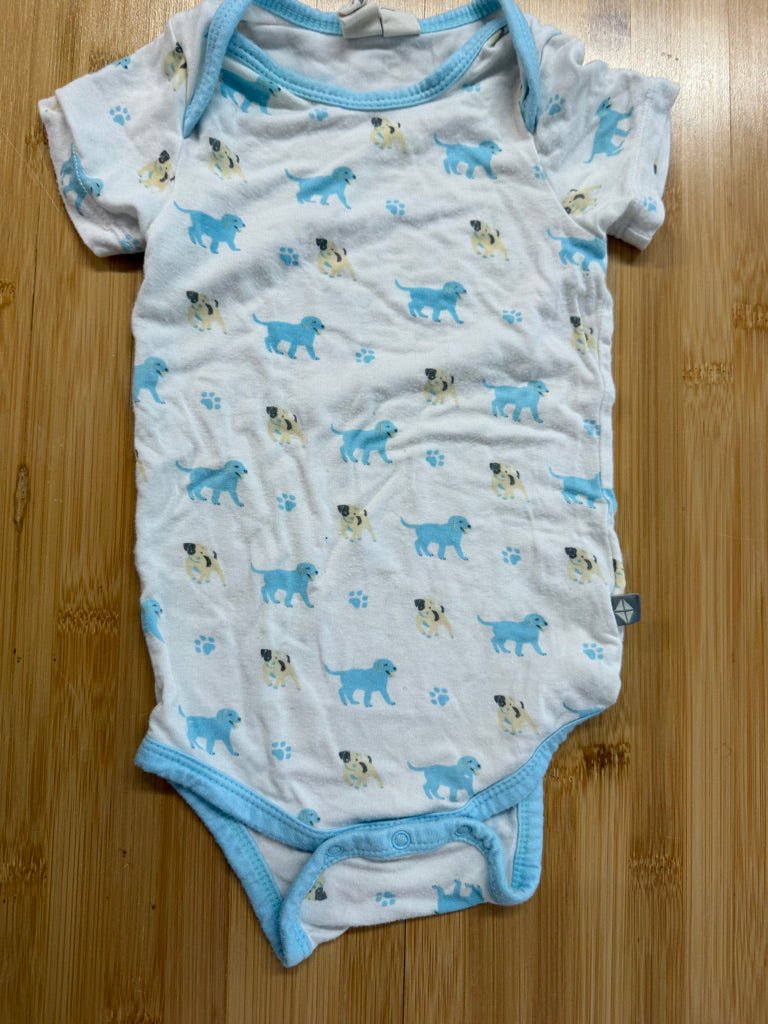 Kyte Baby Puppy Dog Bodysuit – 6–12M | White Bamboo Short Sleeve | Play - Nest and Sprout-Consignment
