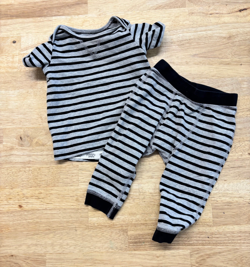 Peekaboo Beans Harem Set – 3-6M