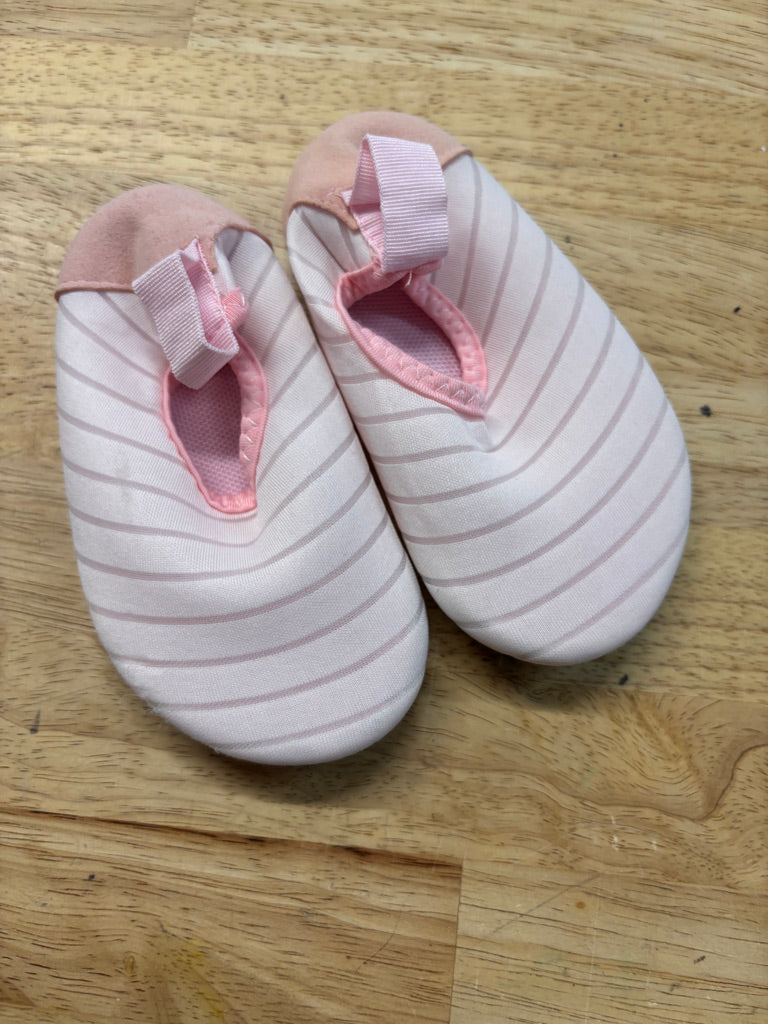 Robeez Water Shoes – Size 6 Dusty Pink