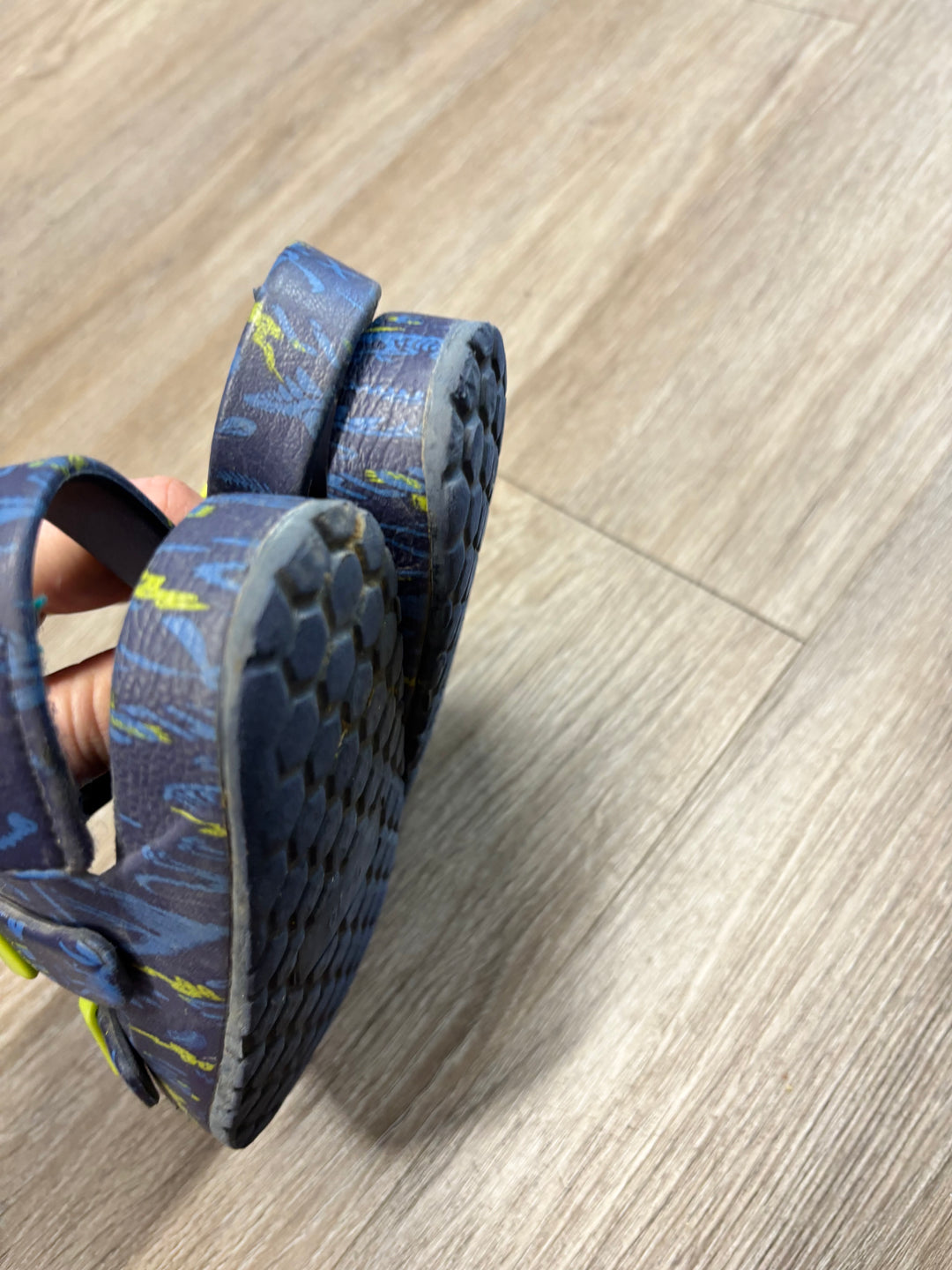 Dinosaur Strap Sandals | Size 9/10