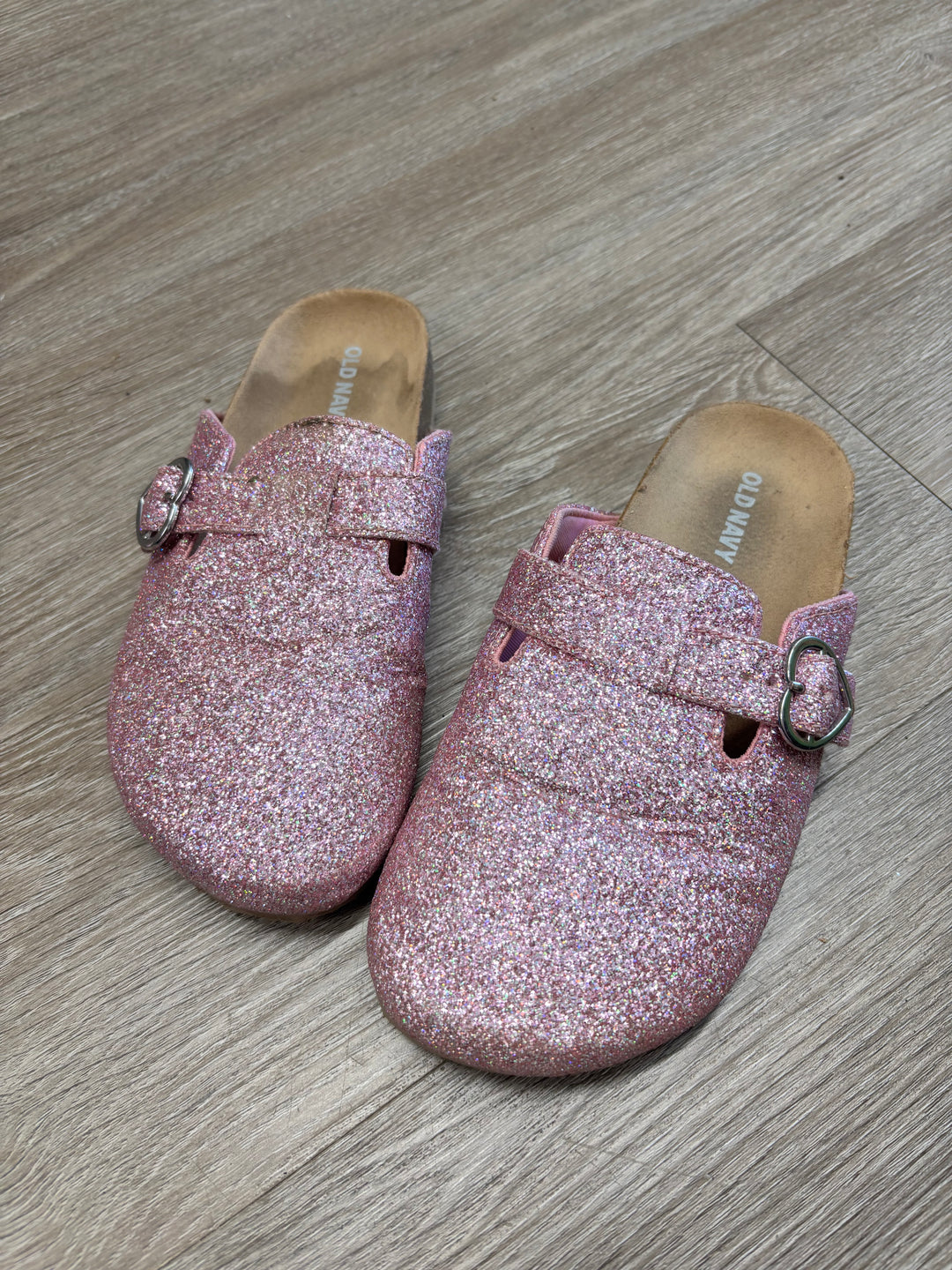 Old Navy Pink Sparkle Clogs (Light Dirt Mark) | Size Junior 1