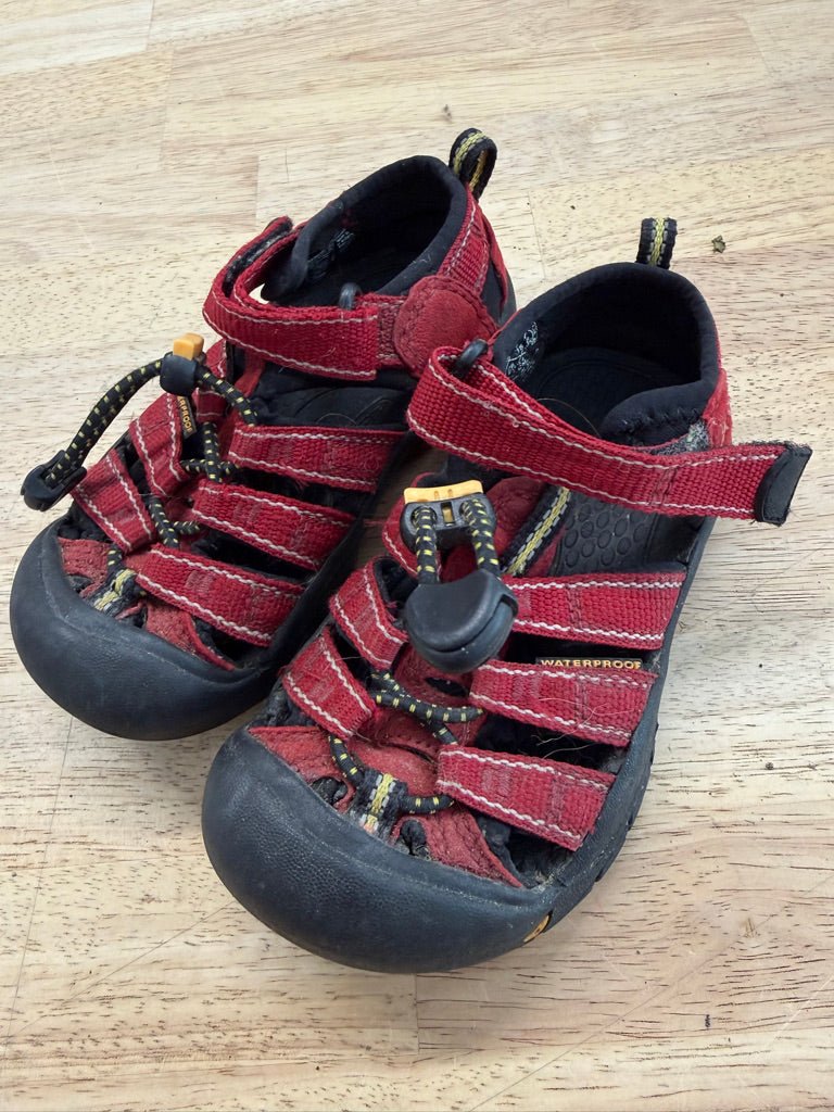 Keen Sandals – 9 | Red | Play - Nest and Sprout - Consignment