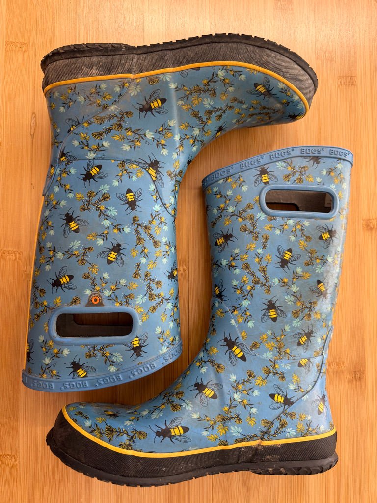 Bogs Rain Boots – Youth 5 | Blue Bee Print Yellow - Nest and Sprout-Consignment