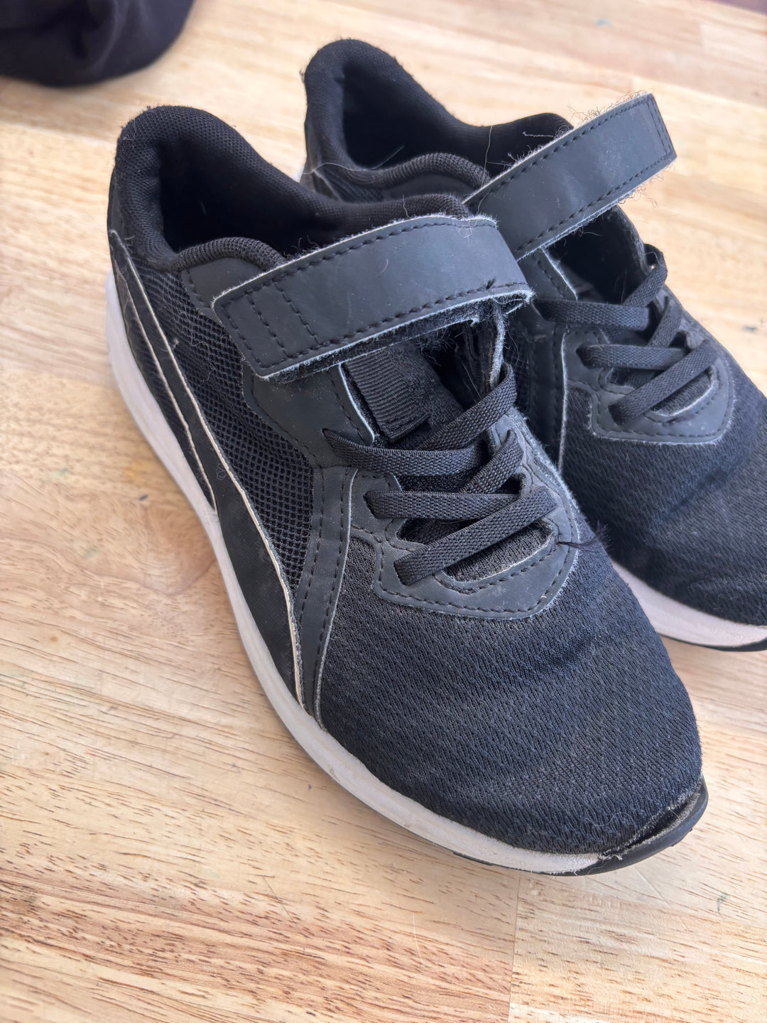 Puma Shoes – Size 3C Black Velcro
