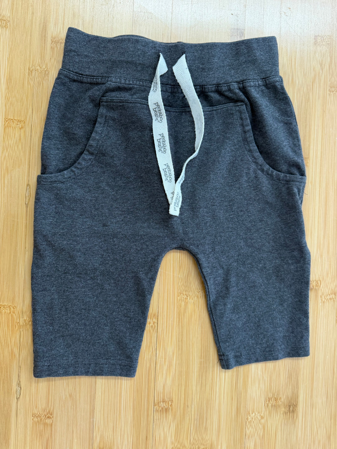 Peekaboo Beans Charcoal Harem Shorts – 4 | Excellent